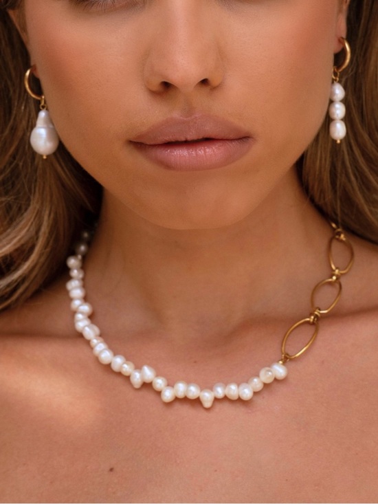 ettika Jewelry - Gold Asymmetrical Baroque Pearl Drop Earrings